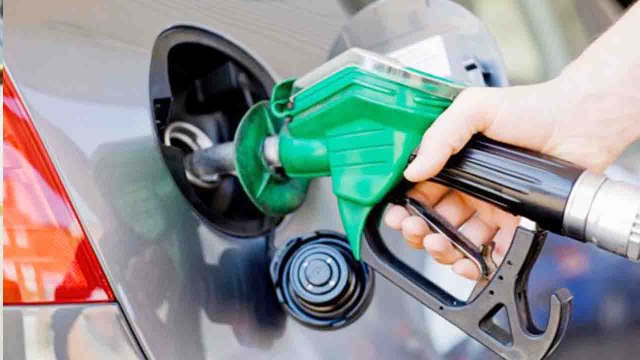 Petrol- Diesel की Price फिर बढ़ी, Delhi में 5 साल में सबसे महंगी हुई Petrol | वनइंडिया हिन्दी