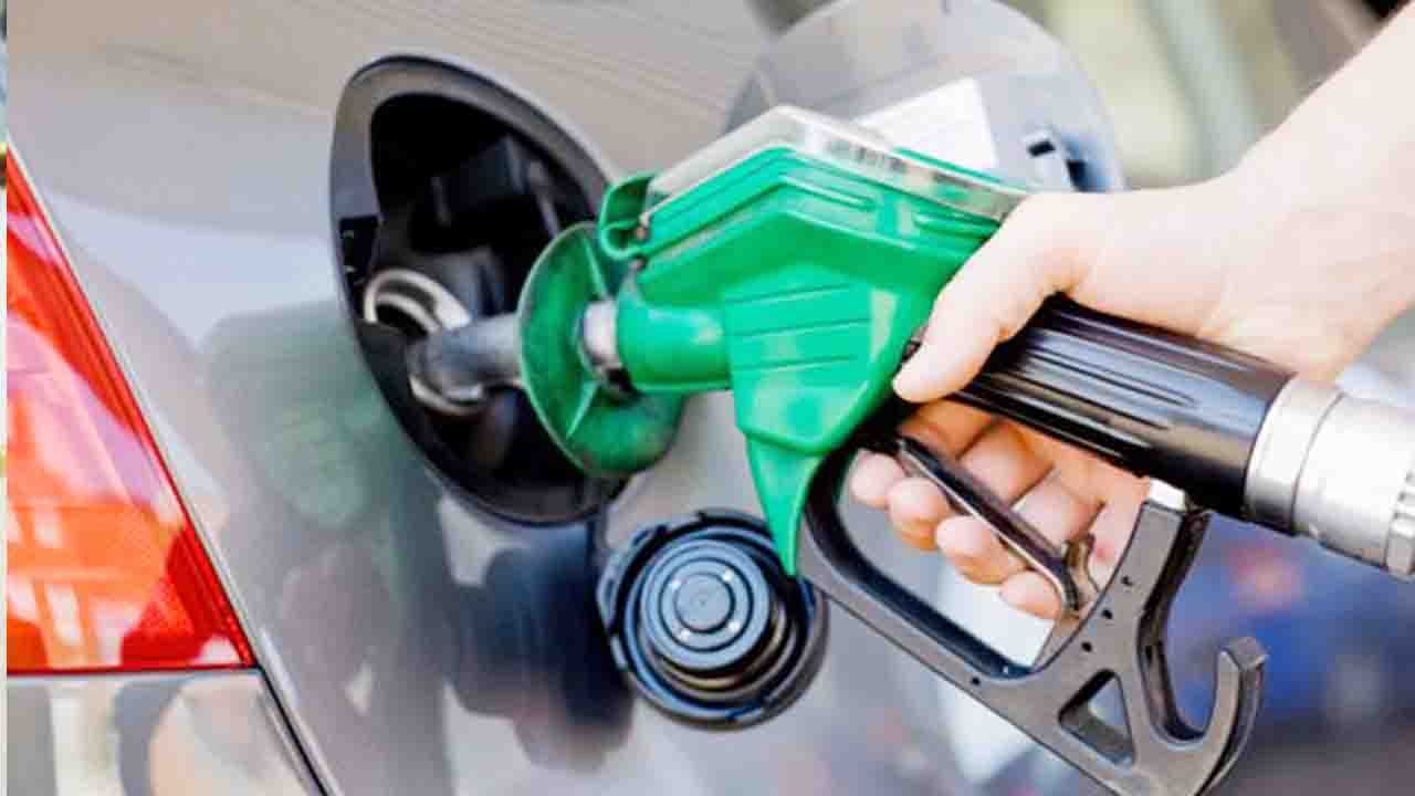 Petrol- Diesel की Price फिर बढ़ी, Delhi में 5 साल में सबसे महंगी हुई Petrol | वनइंडिया हिन्दी