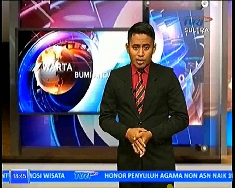 KOLTIM MOBIL BERMUATAN JAGUNG TERBALIK