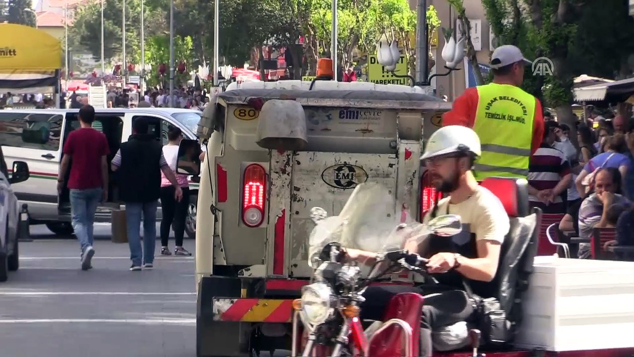 Temizlik işçisi bulduğu 6 bin lirayı teslim etti - UŞAK