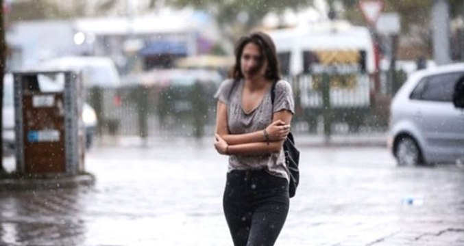 Meteoroloji'den Kafa Karıştıran İki Tahmin! Kurum Sıcaklıklar Düşecek , Müdür Artacak Dedi