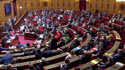 QAG de Philippe Pemezec sur le port du voile par les femmes accompagnant les sorties scolaires
