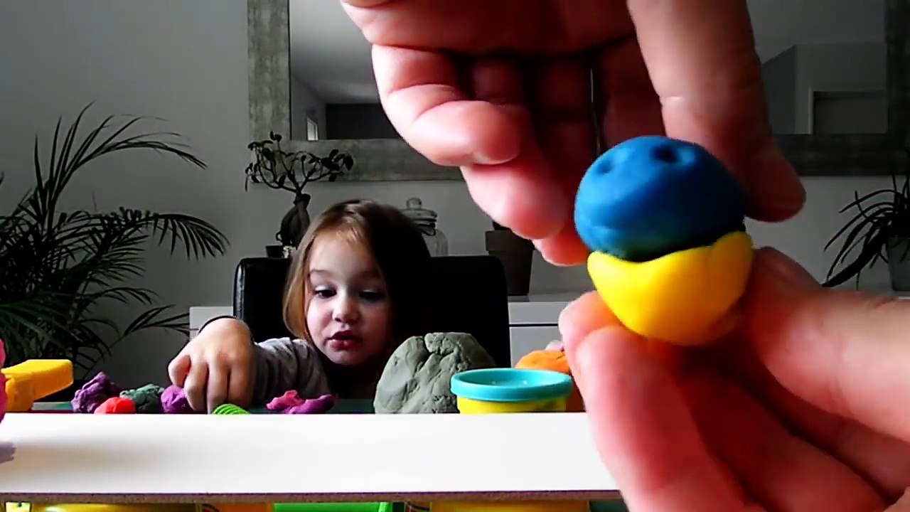 Confection d'un crocodile rigolo en pate à modeler Play-Doh - Clay Croco