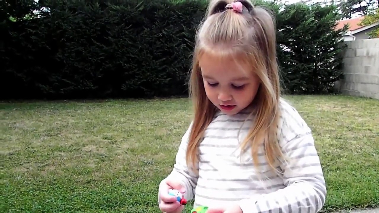 Construction d'un chateau fort de princesse avec des cartons ! Cardboard Disney Castle - DIY