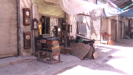 Antika Saat Tamircisi Yıllardır Başkalarının "Zamanını Ayarlıyor"