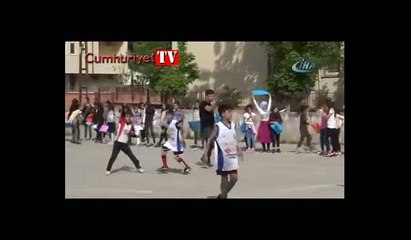 Diyarbakır’ın kız Messi’si... Takımı şampiyon oldu