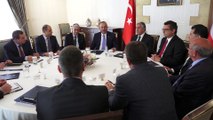 Dışişleri Bakanı Çavuşoğlu, siyasi parti başkanlarıyla ​​görüştü - LEFKOŞA