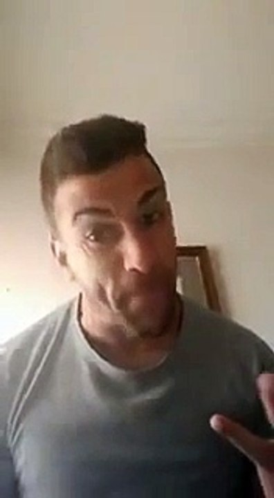 EL FUTBOLISTA DURÁNTEZ (UP Plasencia) AMENAZA AL EQUIPO ENEMIGO CON UN CUCHILLO