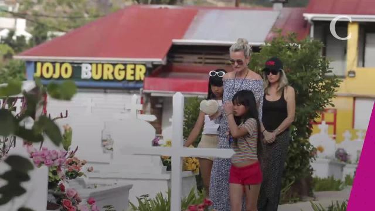 PHOTOS. Laeticia Hallyday, Jade et Joy, en pleurs, se recueillent sur la tombe de Johnny à Saint-Barth