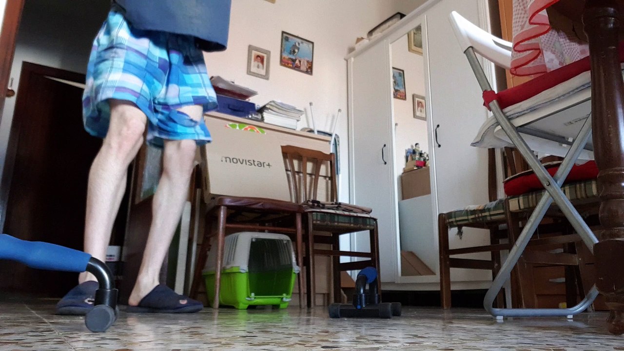 Flexiones,en,el,suelo,con,20,kg,en,la,espalda,show,pectorales