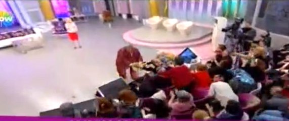 Seda Sayan'ın Programında "Salatalık" İzdihamı Yaşandı