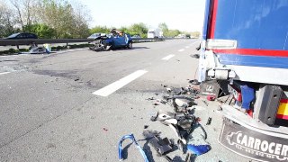 Une voiture percute un poids lourd sur la N10