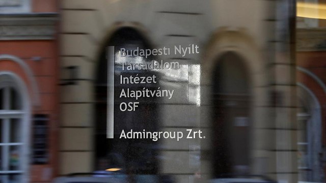 Фонд Сороса выживают из Венгрии