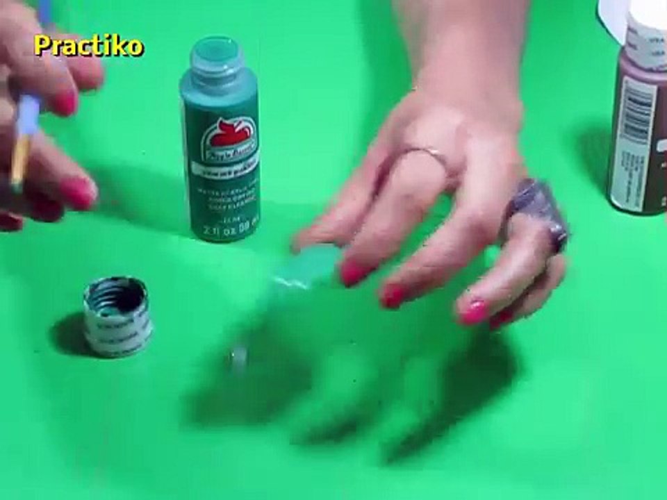 Manualidades de manzanas kawaii usando botellas recicladas de plástico