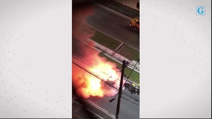 Carro pega fogo na Serra