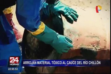 Pobladores retiran galones con material tóxico arrojados al río Chillón