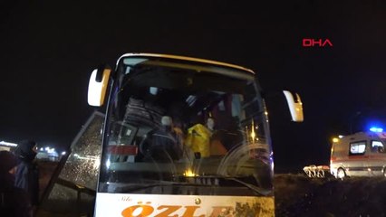 Konya - Yolcu Otobüsü Şarampole Düştü 18 Yaralı