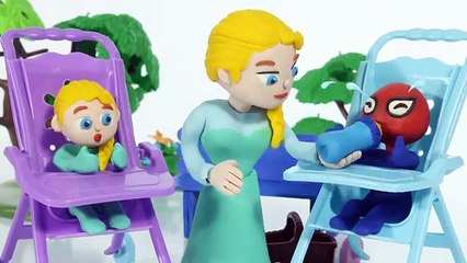 Princesa Elsa en el Baño y Spiderbaby en la Ducha  Dibujos Animados Infantiles Play Doh Stop Motion