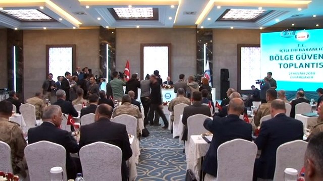 İçişleri Bakanı Soylu: '2017 sonbaharında 33 bin 761 operasyon gerçekleştirildi, 793 terörist etkisiz hale getirildi. Bin 6 barınak imha edildi; 656'sı ağır bin 156 silah, 505 EYP, 668 el bombası, 56.7 ton patlayıcı, bin 412 adet tüp, 28