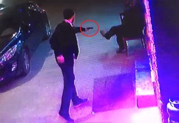 O Anlar Kamerada! Önce Kavga Etti, Sonra Silahı Çekip Bacağına Sıktı