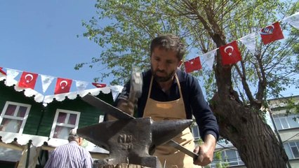 30 yıllık kılıç ustası Hasan Hamza Aydın: 'Tarihi dizilerin ürünlerimize faydası çok'