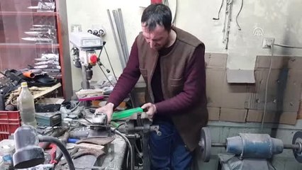 Boynuzdan Yapılan "Kızıklı Bıçakları" İlgi Görüyor