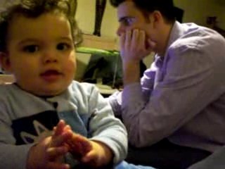 Tape petites mains, roule joli moulin