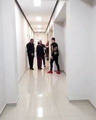 Iu arratis nga komisariati, Stresi 'përplaset' me Saimir Tahirin në 'Klan' (Video)