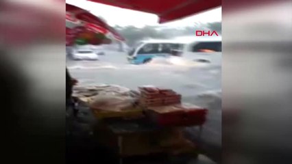 Hatay'da Sağanak Yağış Sele Dönüştü