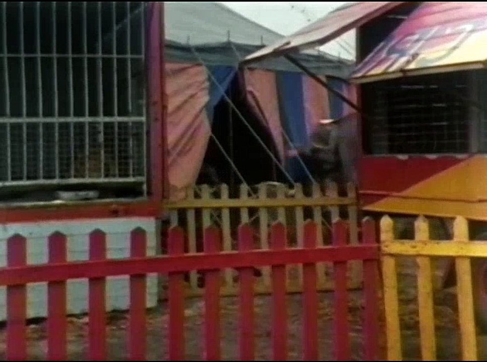 Doctor Who S08 E01  Terror of the Autons, E One