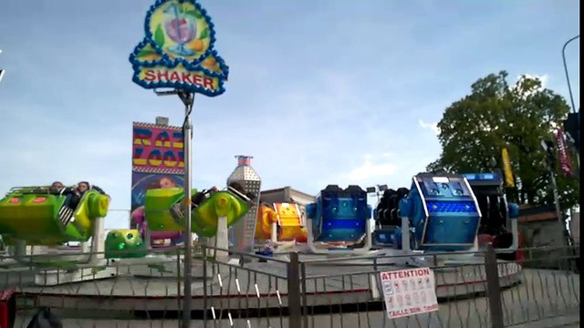 Vittel : la fête foraine pour la foire aux grenouilles