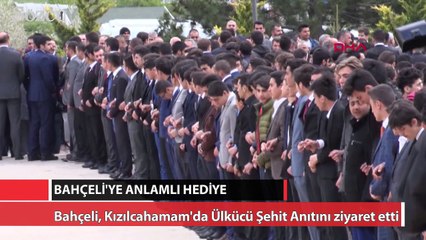MHP lideri Bahçeli’ye anlamlı hediye