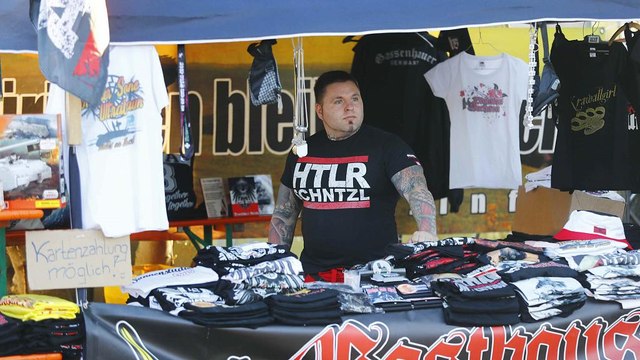 Neo-Nazi grupları Almanya'da Hitler'in doğum gününü kutluyor