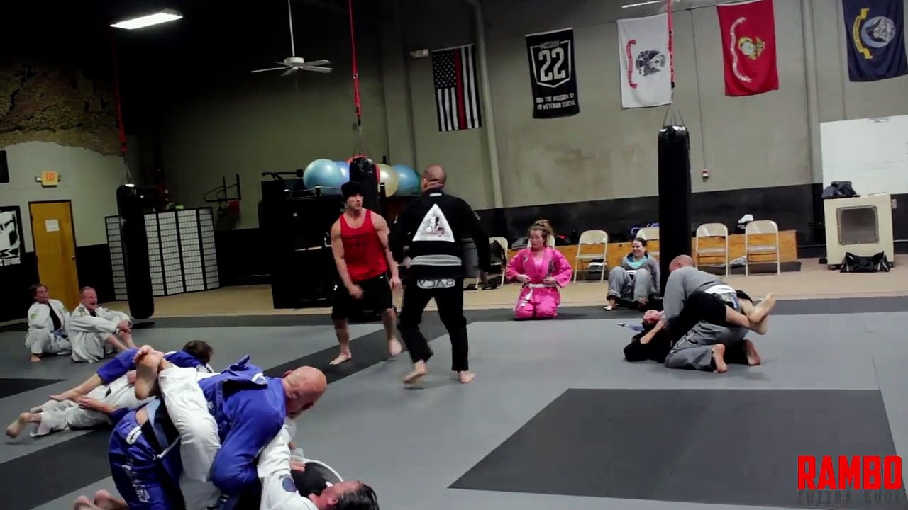 Bodybuilder vs JiuJitsu BlackBelt Vídeo Dailymotion