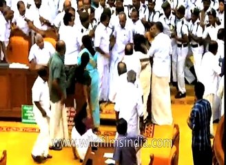 Indian politicians go wild! Fight in Kerala Assembly