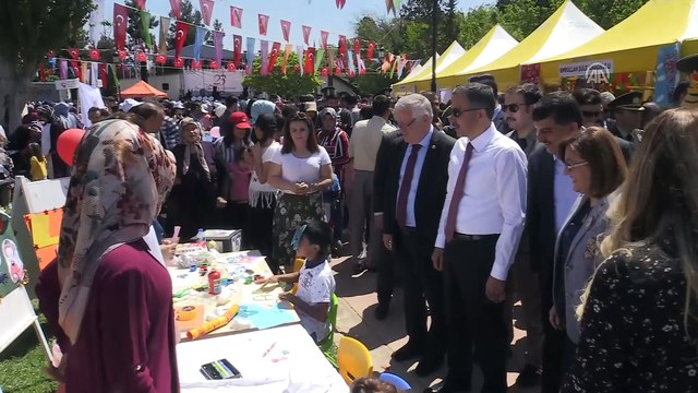 23 Nisan Ulusal Egemenlik ve Çocuk Bayramı - Fatma Şahin trampet çaldı - GAZİANTEP