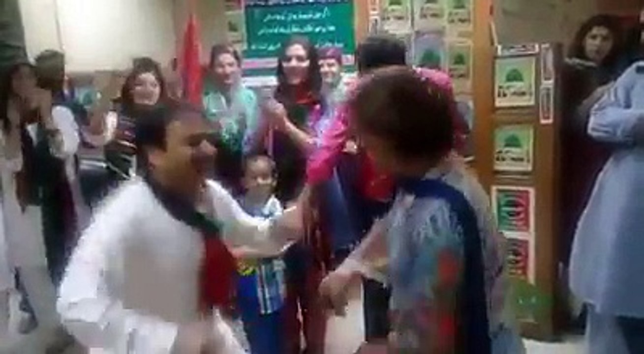 PIA Air-hostesses dance part 2