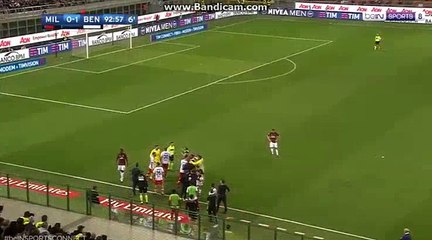 Fight on the match   HD   AC Milan 0-1 Benevento 21.04.2018