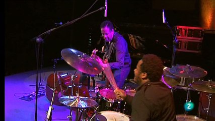 Stanley Clarke Band & Hiromi - Goodbye Pork Pie Hat + Song To John (Heineken Jazzaldia 2010)