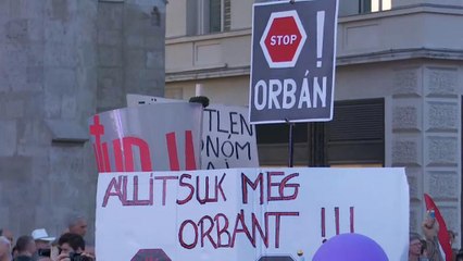 Húngaros manifestam-se contra primeiro-ministro