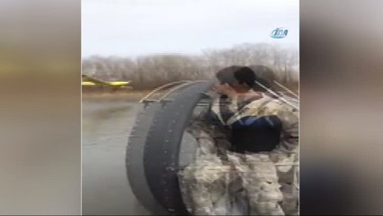 - Uçak göle çakıldı: 2 ölü