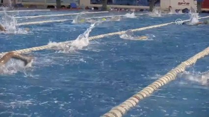 Tekrar) - Yaşından Çok Madalyası Var