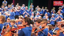 VIDEO. Châtellerault : les 100 enfants de l'orchestre Demos sur la scène de l'Angelarde