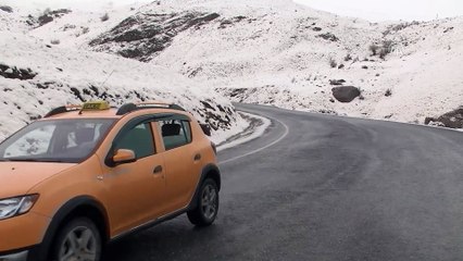 Hakkari'de kar yağışı etkili oldu (2)
