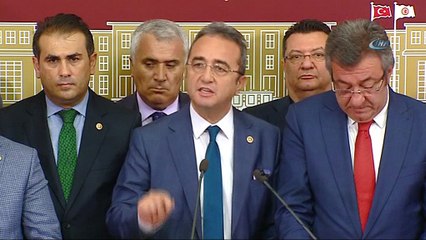 CHP Sözcüsü Tezcan: 'Genel Başkanımızın talimatıyla istifa ettiler'