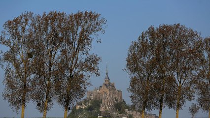 Terör saldırısı endişesiyle boşaltılan Mont-Saint-Michel yeniden ziyarete açılacak