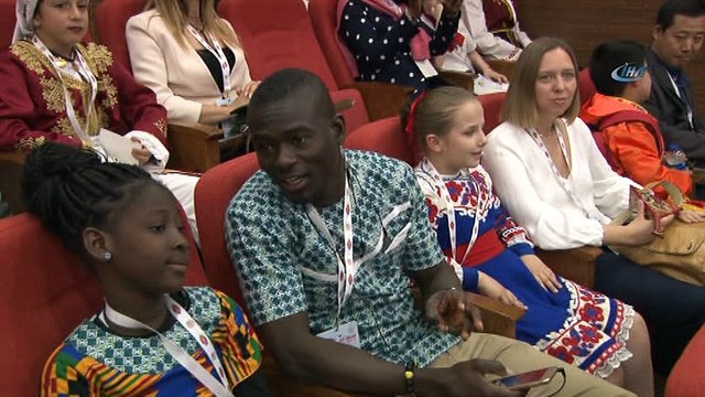 23 Nisan Çocuk Bayramı için 40 ülkeden gelen çocuklar KDK'yı ziyaret etti