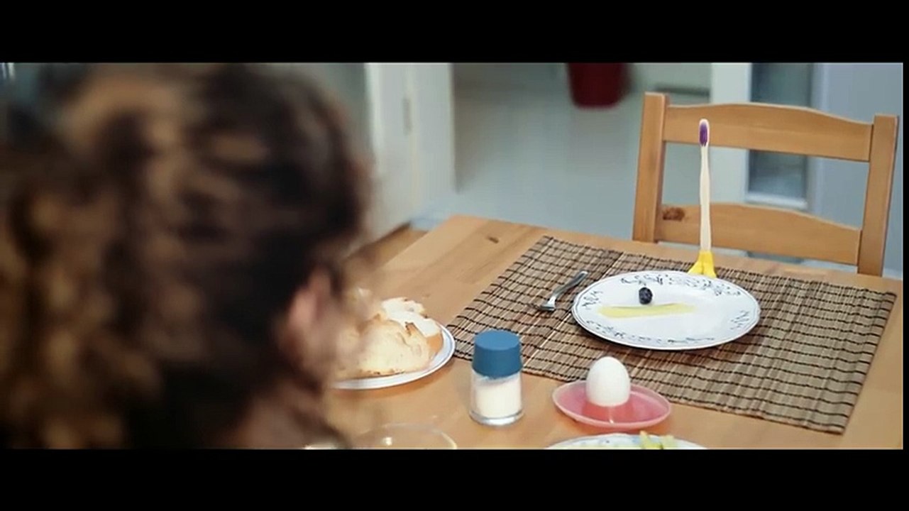 Ansızın Bi' İnfilak  - Sıkılmış Macun, Diş Fırçan