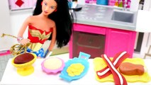 Cocinando con la Mujer Maravilla  Pizza al Estilo Maravilla  Barbie Superheroe DCTC