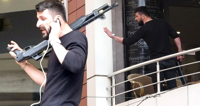 Pompalı Tüfekle Etrafa Rastgele Ateş Açtı! Gencin Korku Dolu Eyleminden Dram Çıktı